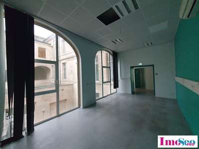 Bureaux 142m² R+3 à louer à Bordeaux Chartrons