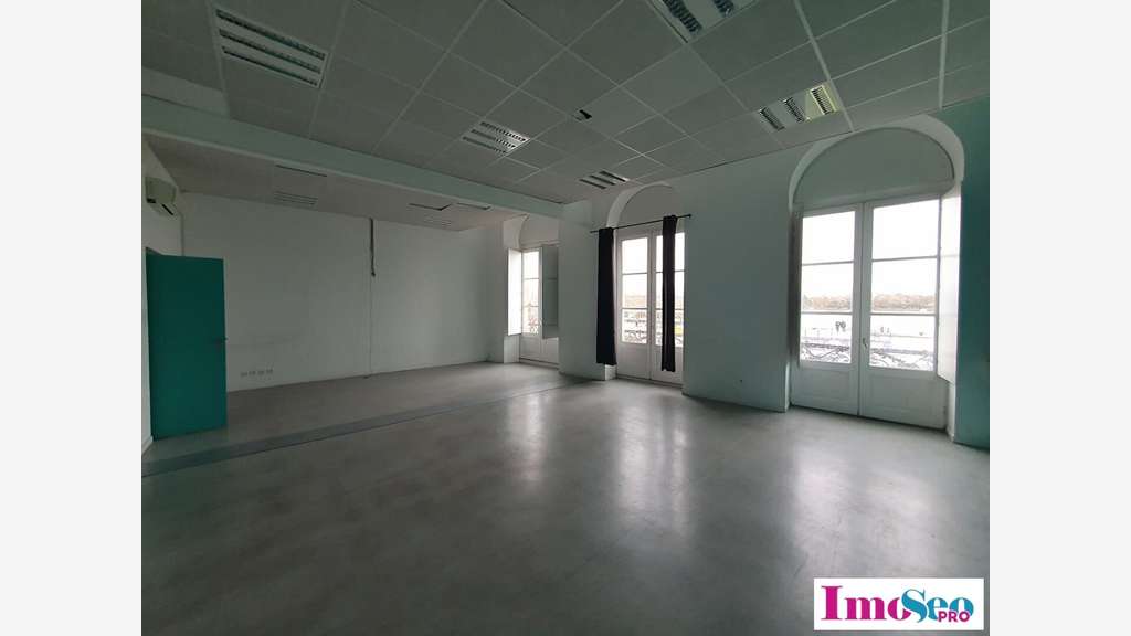 Bureaux 185m² à louer Bordeaux Quai des Chartrons
