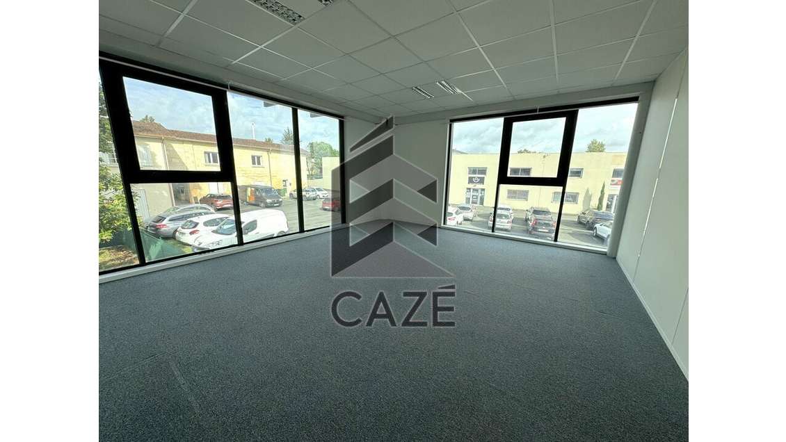 Bureaux 238m² à louer Lormont prox rocade sortie 1