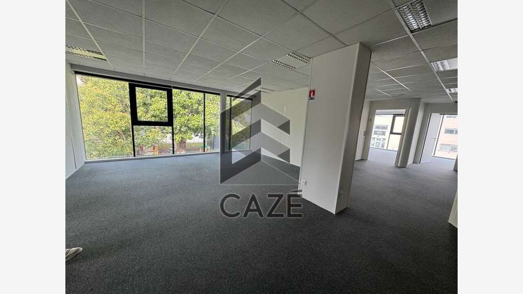 Bureaux 238m² à louer Lormont prox rocade sortie 1