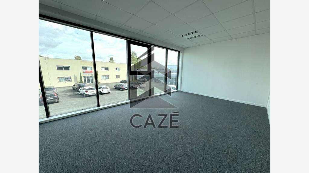 Bureaux 238m² à louer Lormont prox rocade sortie 1