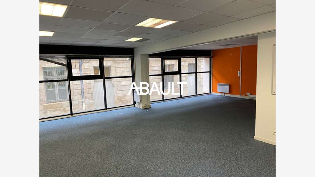 Bureaux 114m² RDC à louer à Bordeaux Chartrons
