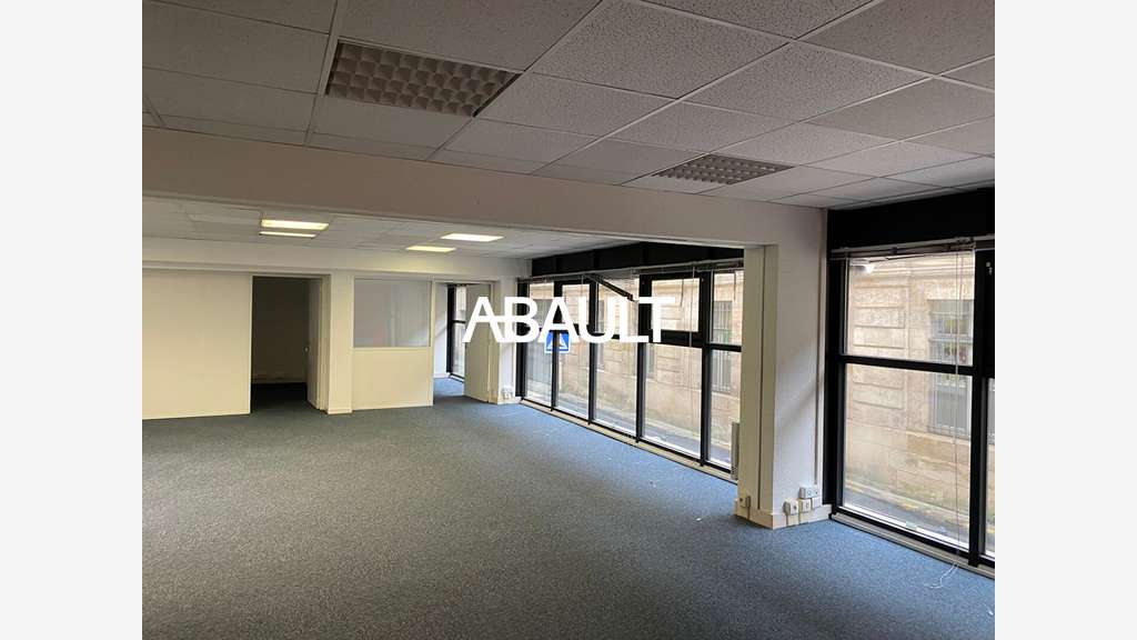 Bureaux 114m² RDC à louer à Bordeaux Chartrons