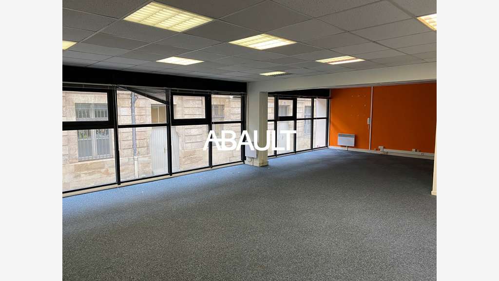 Bureaux 114m² RDC à louer à Bordeaux Chartrons