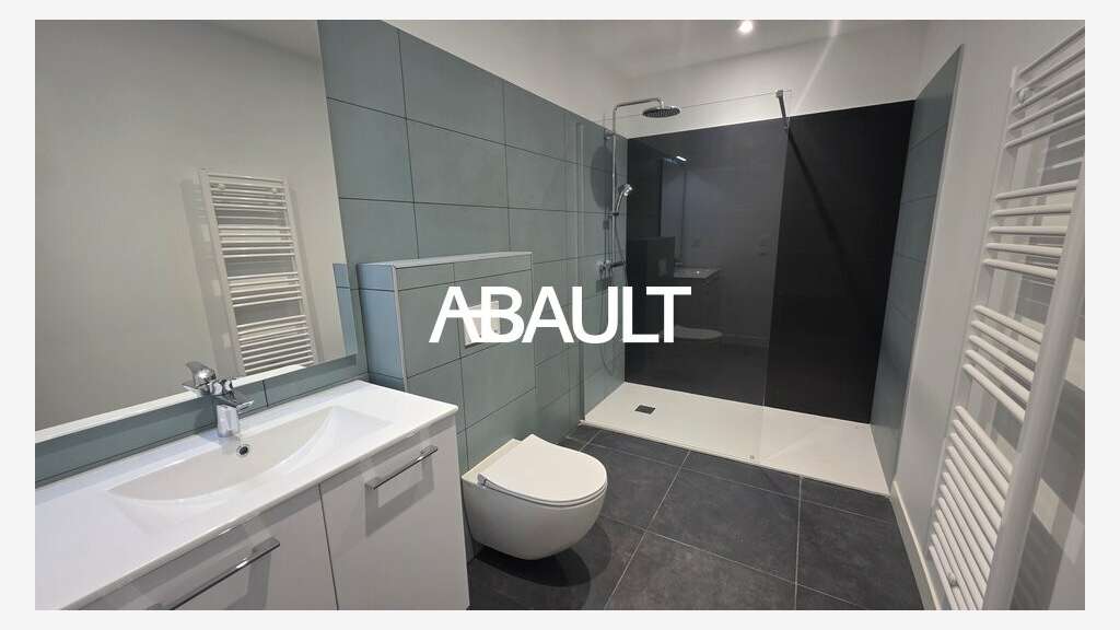 Bureaux 65m² à louer à Bordeaux Sainte-Croix
