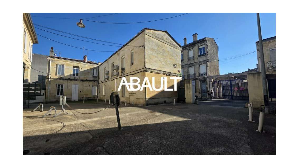 Bureaux 65m² à louer à Bordeaux Sainte-Croix