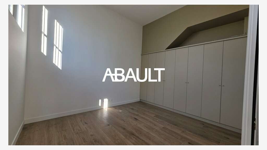 Bureaux 65m² à louer à Bordeaux Sainte-Croix