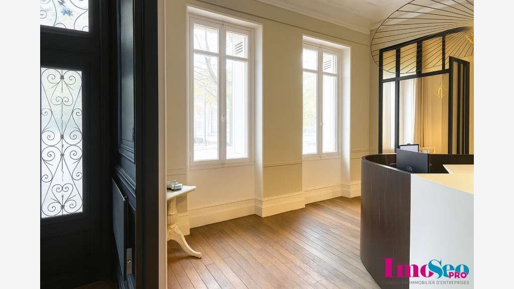 Bureaux 434m² à louer face au Parc Bordelais