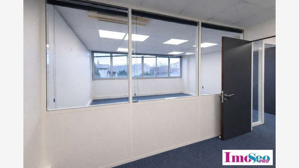 A louer bureaux 70m² à Bordeaux accès tram à 5min