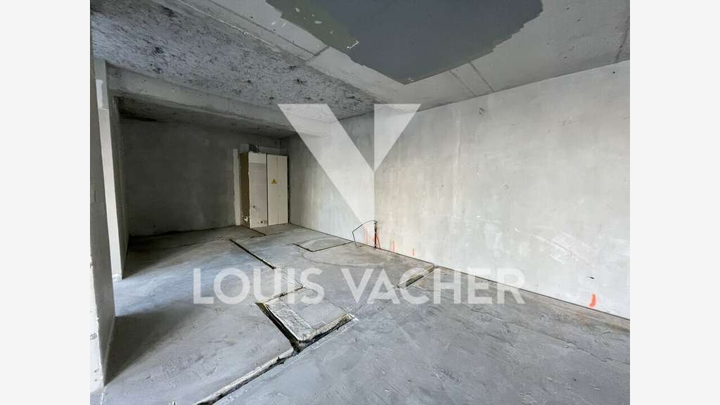 Location local d'angle Bordeaux Rue Lucien Faures 