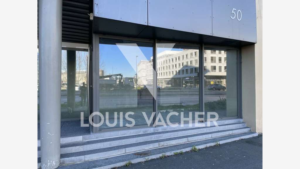 Location local d'angle Bordeaux Rue Lucien Faures 