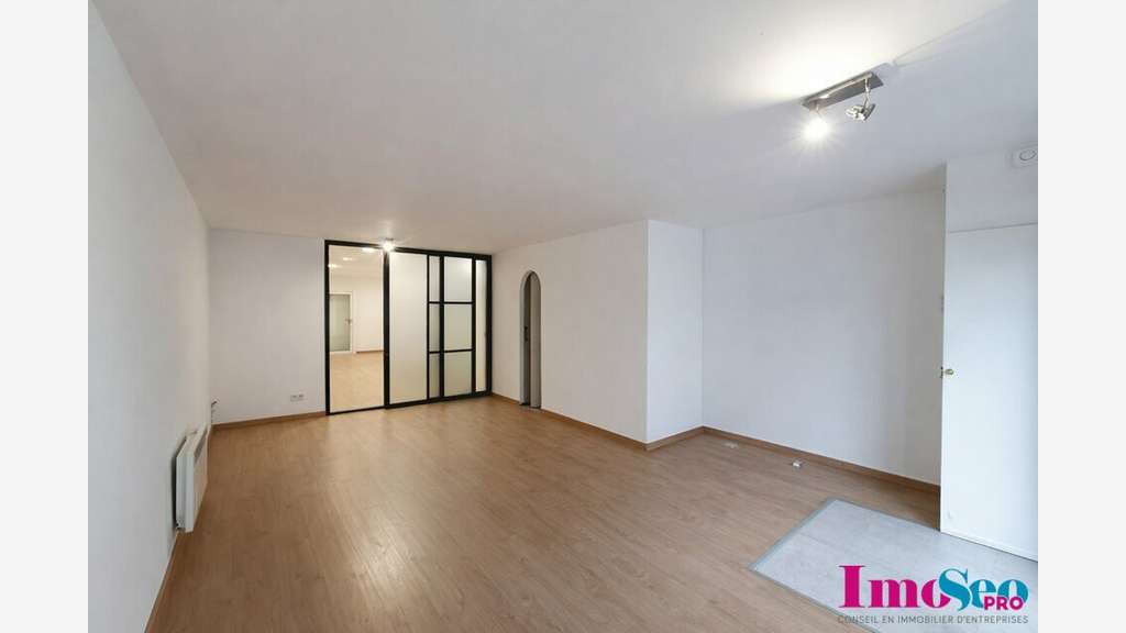 Bureaux 60m² RDC à louer proche du Parc Bordelais