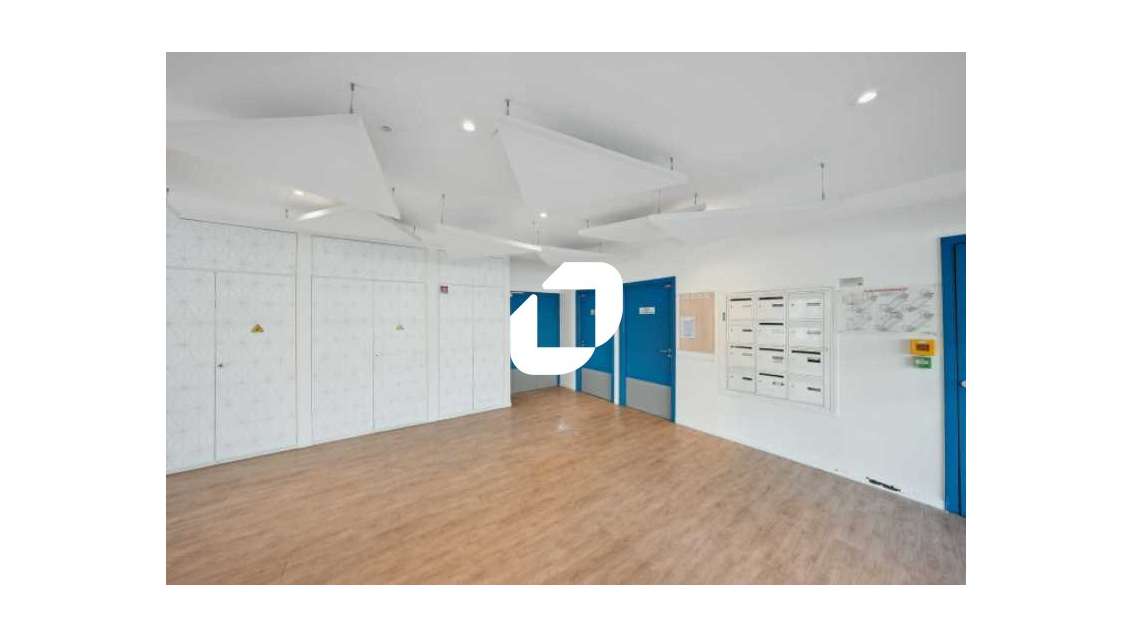 A louer Bureaux 1366m² Bordeaux