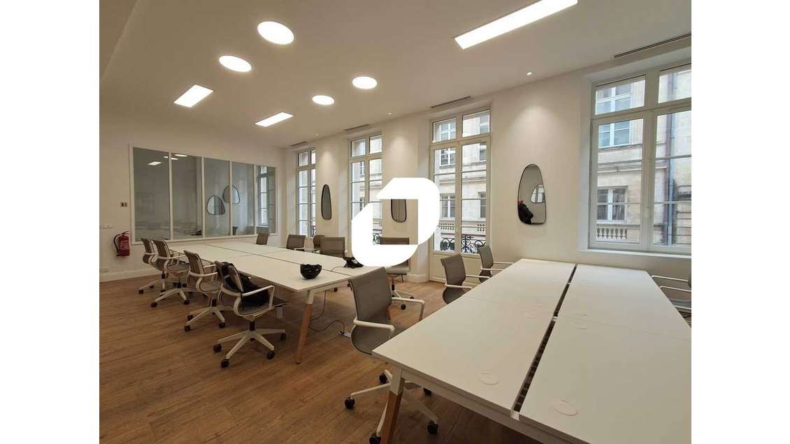 A louer Bureaux 101m² Bordeaux