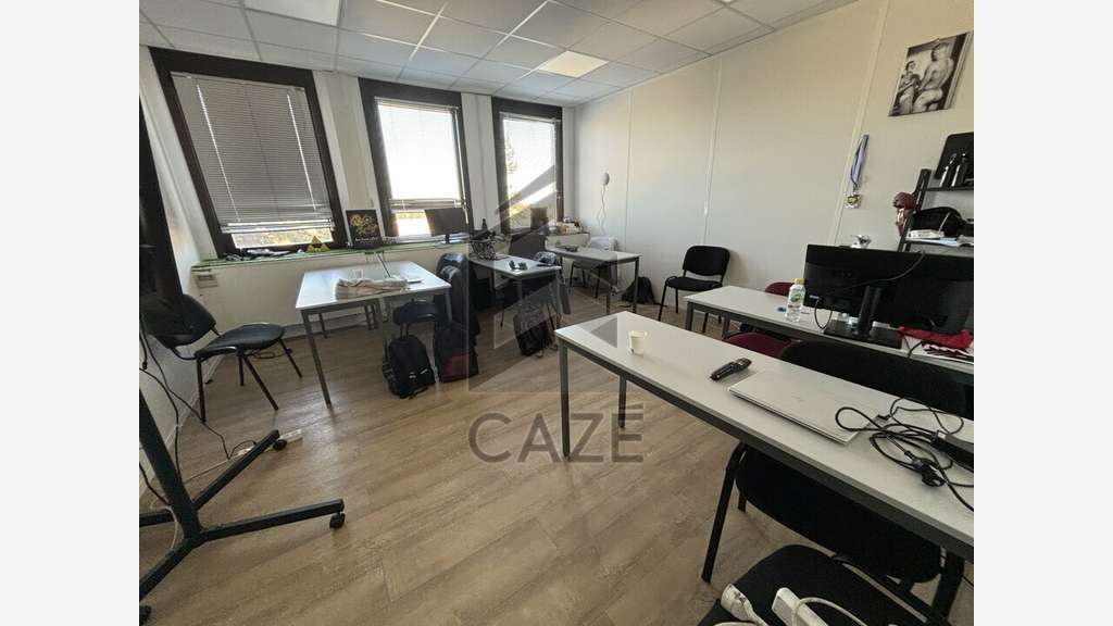 Bureaux de 640m² à louer Bordeaux boulevard Wilson