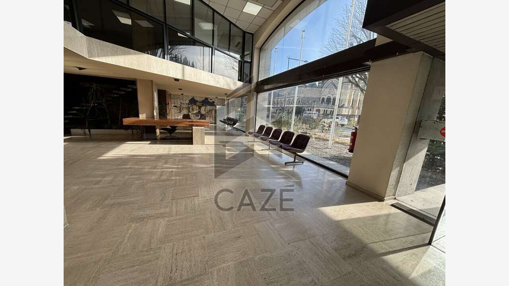 Bureaux de 640m² à louer Bordeaux boulevard Wilson