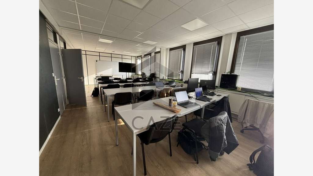 Bureaux de 640m² à louer Bordeaux boulevard Wilson