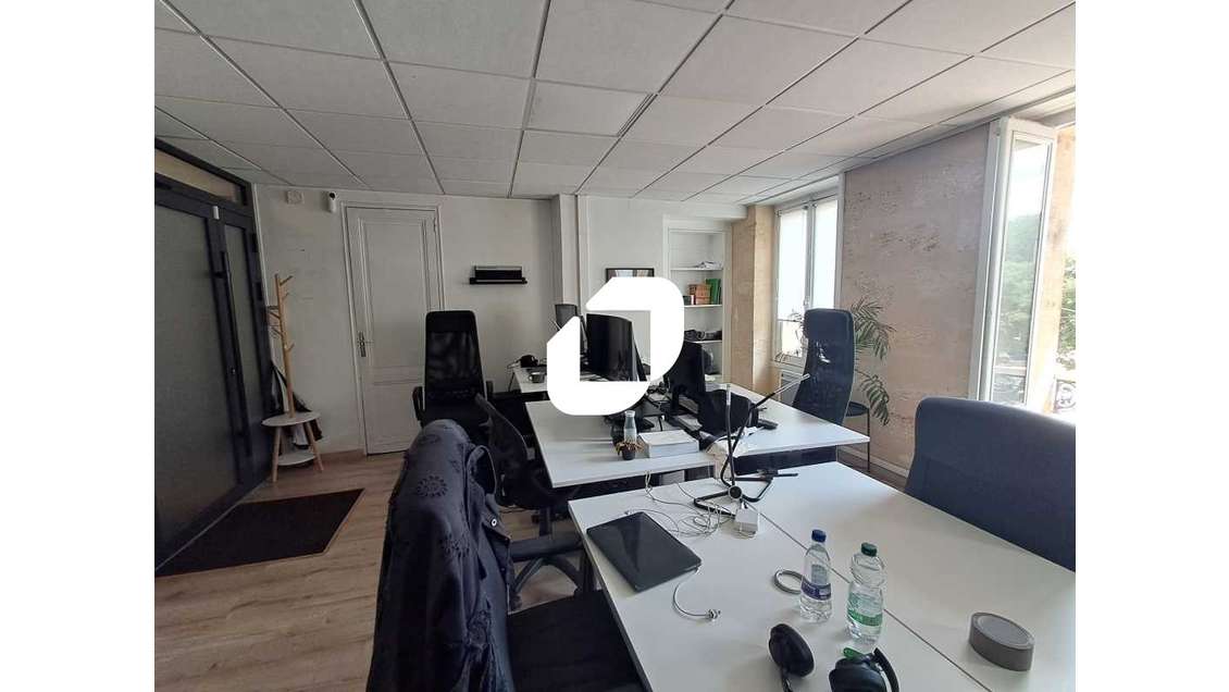 A louer Bureaux 92m² Bordeaux