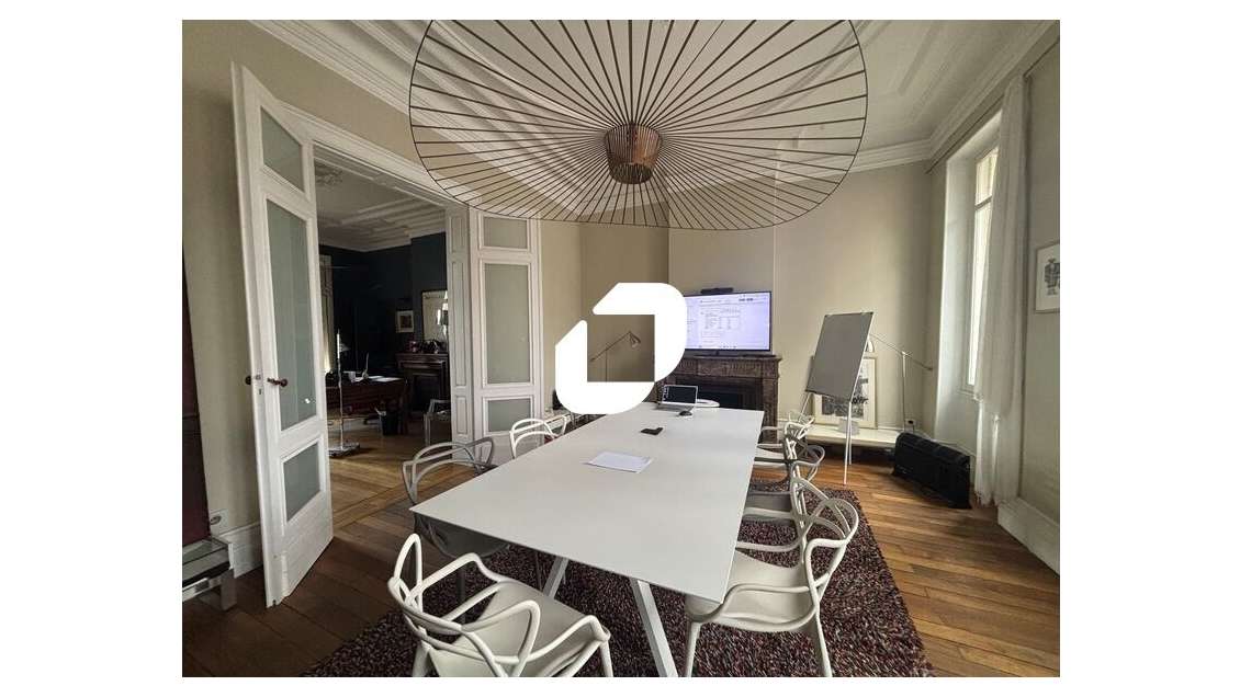 A louer Bureaux 433m² Bordeaux