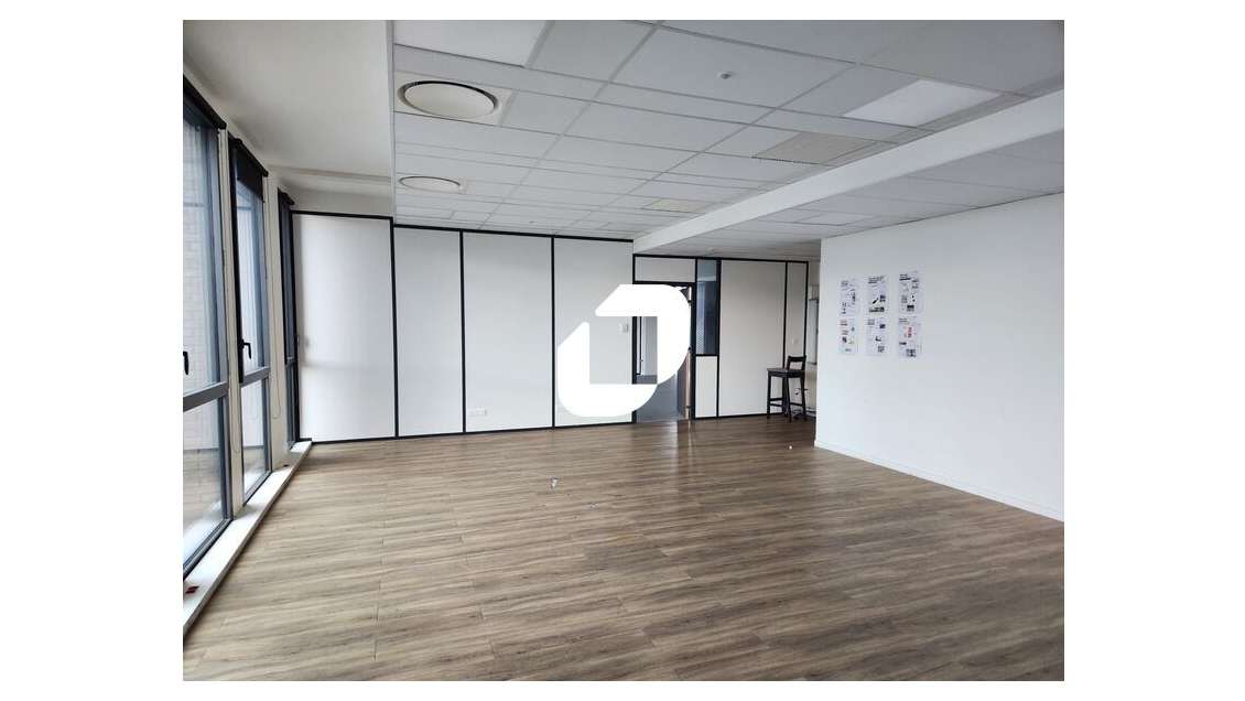 A louer Bureaux 670m² Bordeaux