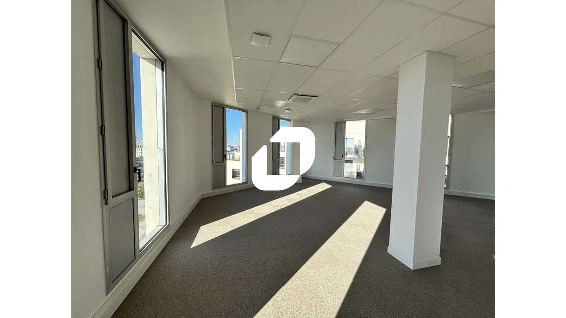 A louer Bureaux 121m² Bordeaux