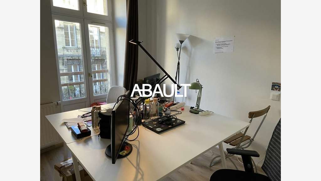 Bureaux de 100m² à louer à Bordeaux centre