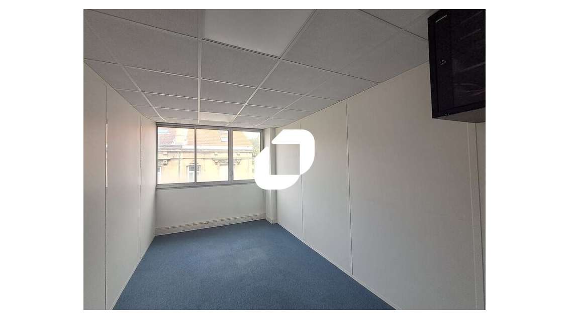A louer Bureaux 76m² Bordeaux