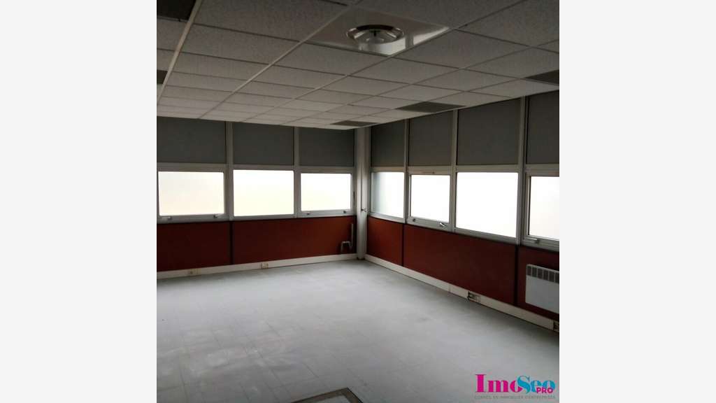 Bureaux 240m² RDC à louer sortie N°4 Bordeaux Nord
