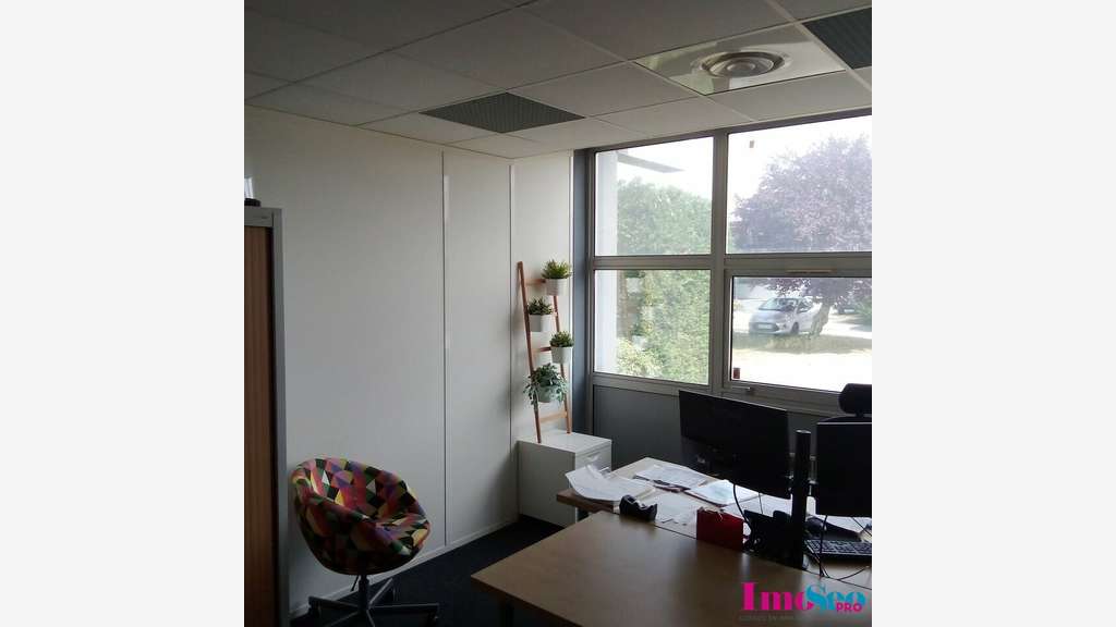 Bureaux 120m² RDC lumineux à louer à Bordeaux Nord