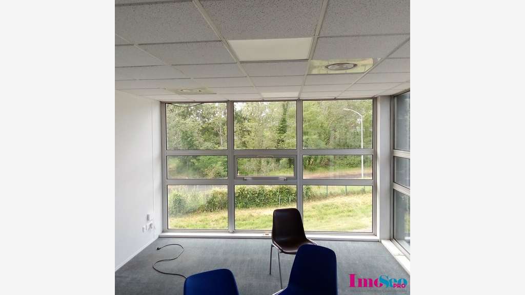 Bureaux 90m² R+1 à louer sortie N°4 Bordeaux Nord