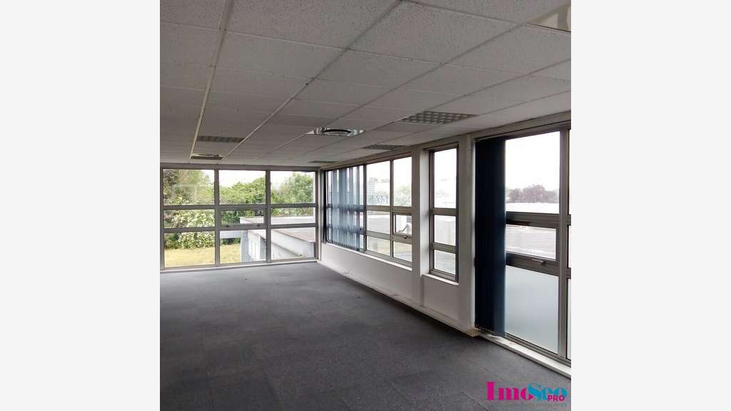 Bureaux 240m² R+1 à louer sortie N°4 Bordeaux Nord