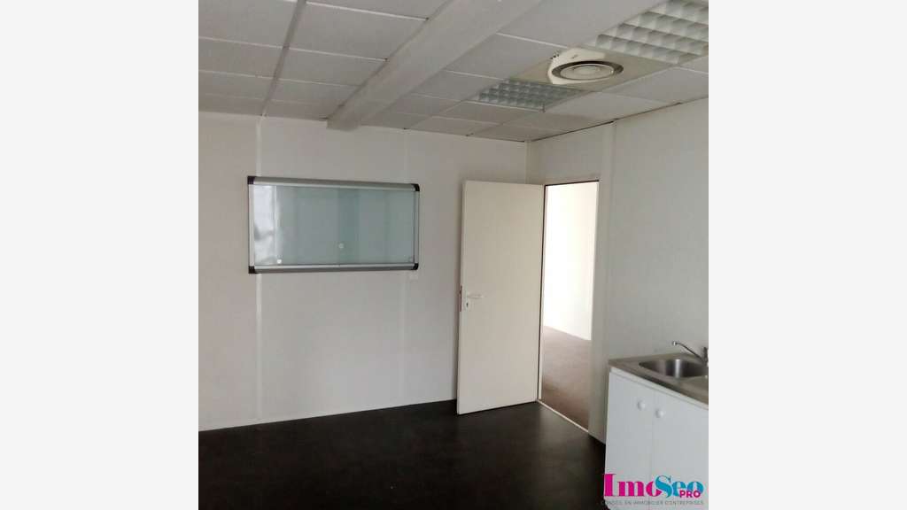 Bureaux 240m² R+1 à louer sortie N°4 Bordeaux Nord