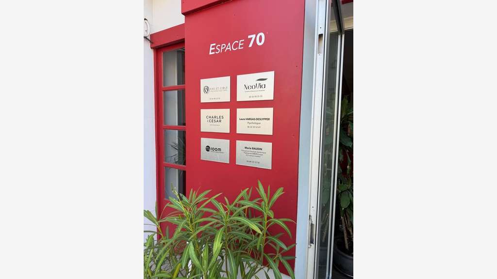 Loue bureaux meublés équipés 50m² Bordeaux centre