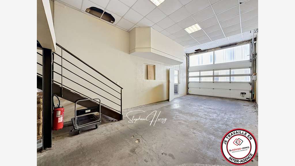 Locaux professionnels 305m² à Bordeaux Rue Lecocq