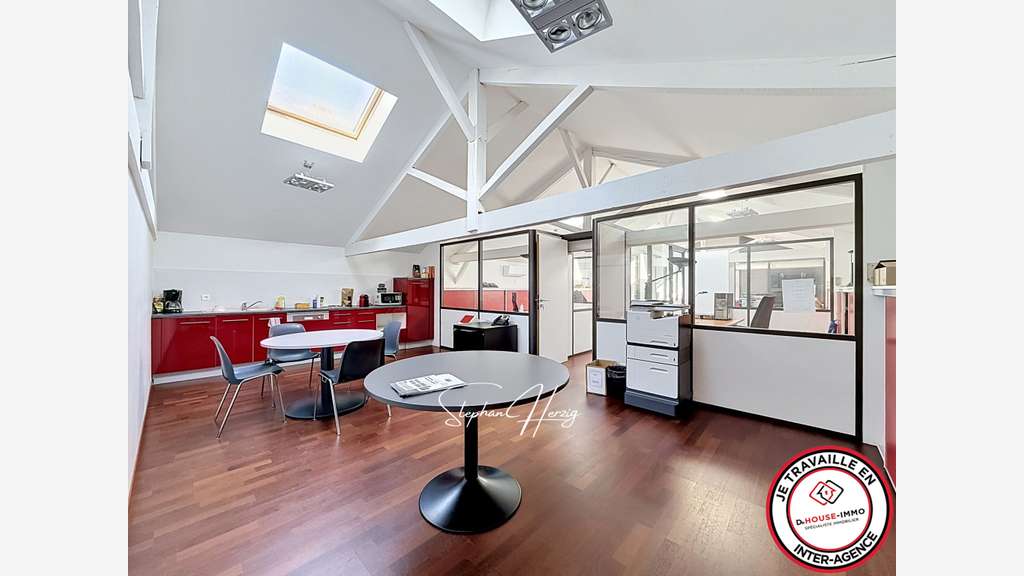 Locaux professionnels 305m² à Bordeaux Rue Lecocq