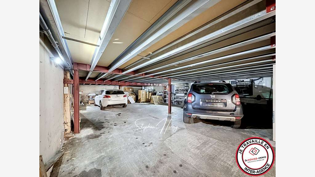 Locaux professionnels 305m² à Bordeaux Rue Lecocq