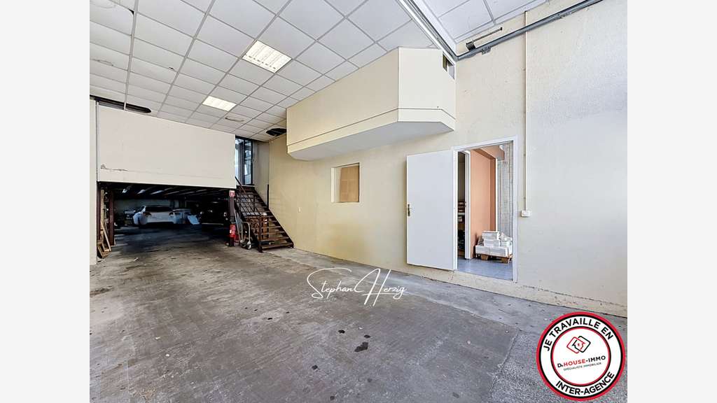 Locaux professionnels 305m² à Bordeaux Rue Lecocq
