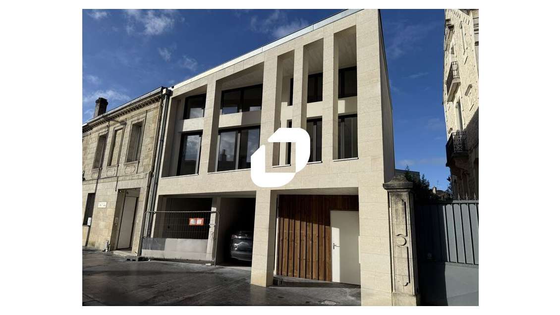 A louer Bureaux 198m² Bordeaux