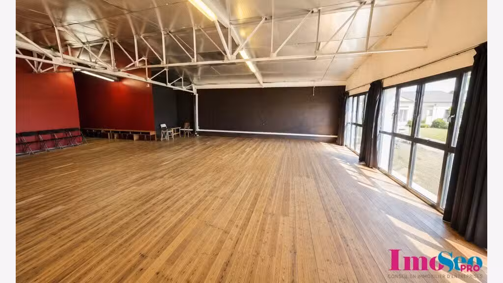 Local professionnel 120m² à louer Bordeaux  