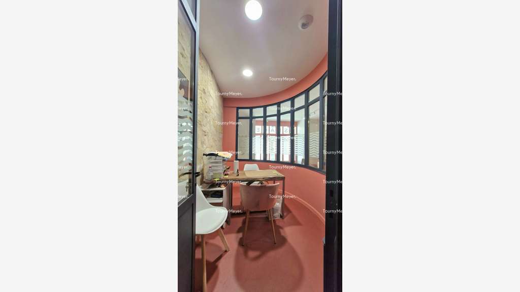 Bureaux avec vitrine à louer à Bordeaux Chartrons