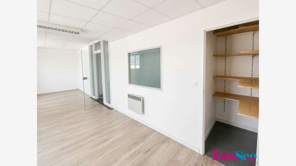 Bureaux 235m² à louer sortie N°4 Bordeaux Nord