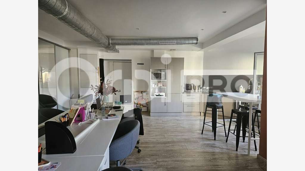 A LOUER BUREAU LUMINEUX PROCHE CENTRE VILLE