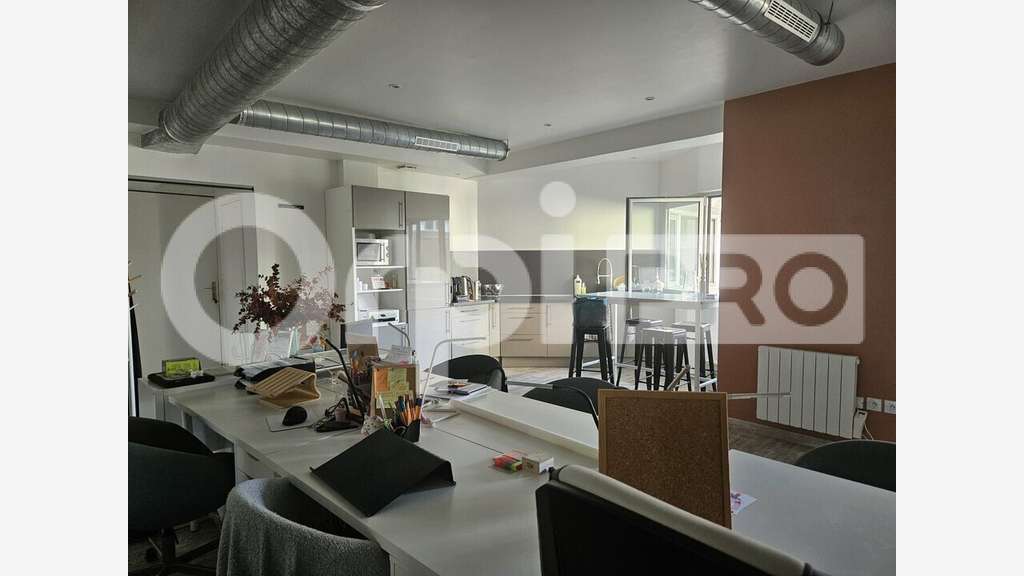 A LOUER BUREAU LUMINEUX PROCHE CENTRE VILLE
