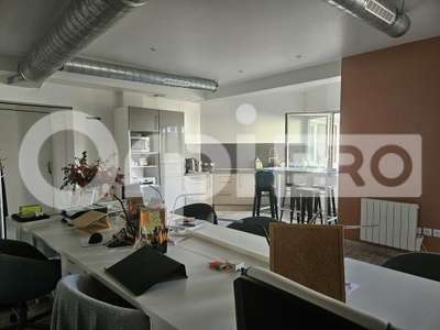 A LOUER BUREAU LUMINEUX PROCHE CENTRE VILLE