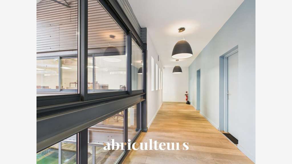 Location de bureaux avec piscine Rive droite à