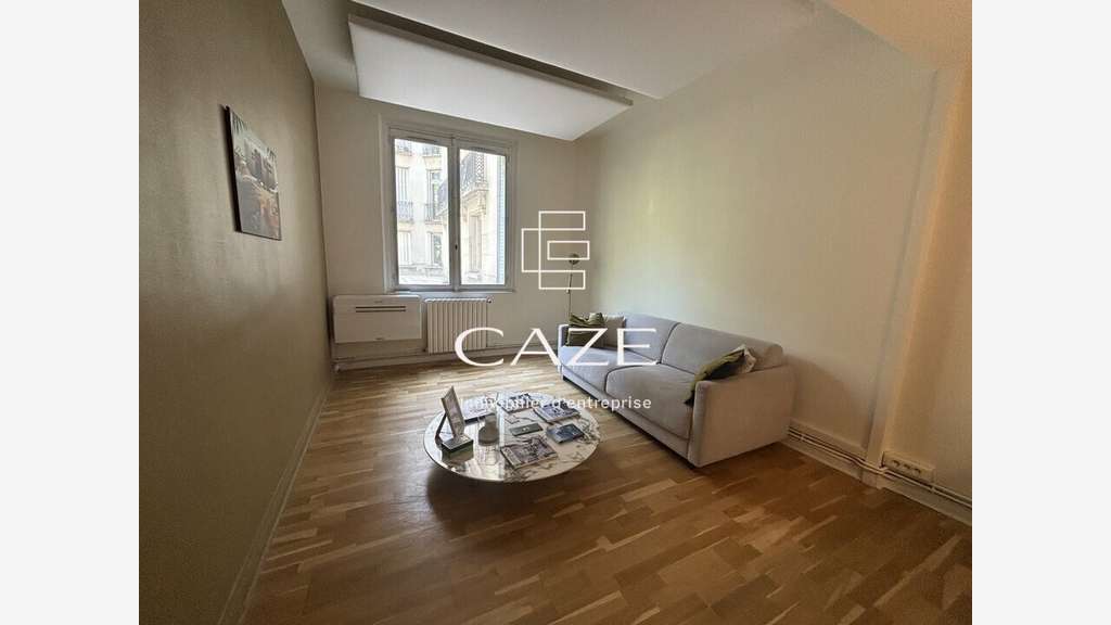 SUPERBES BUREAUX A LOUER AUX QUINQUONCES