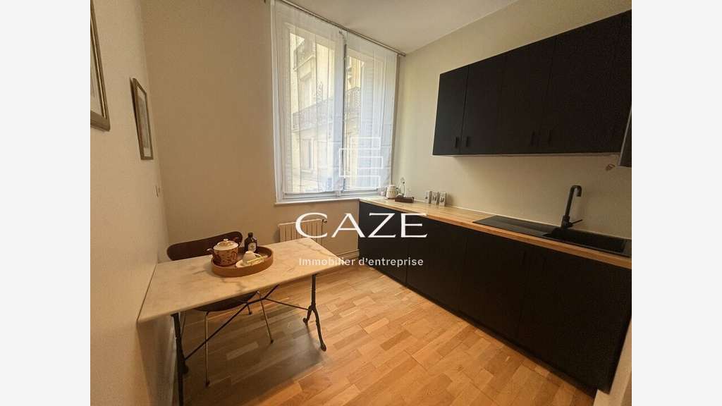 SUPERBES BUREAUX A LOUER AUX QUINQUONCES