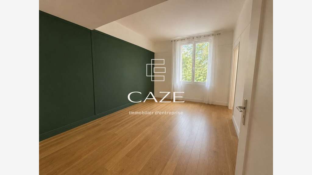 SUPERBES BUREAUX A LOUER AUX QUINQUONCES