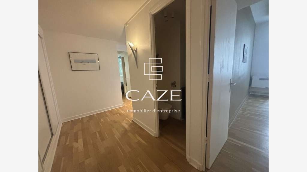 SUPERBES BUREAUX A LOUER AUX QUINQUONCES