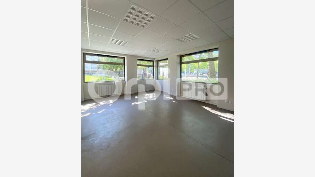 BORDEAUX - BUREAU à louer